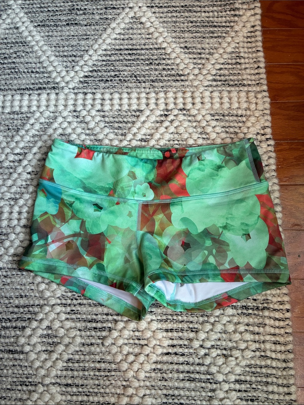 Fleo Women's Green & Red Floral Athletic Shorts